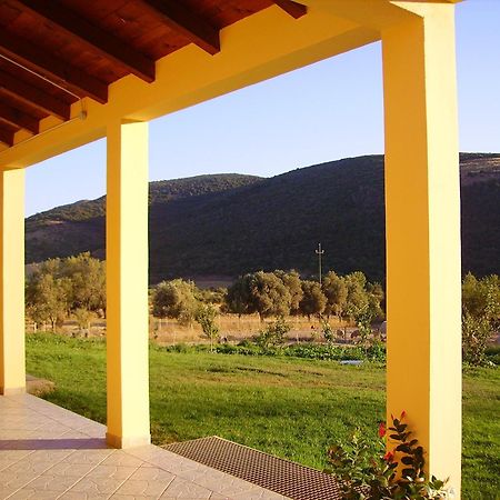 Agriturismo La Grotta Del Tesoro 산타디 외부 사진