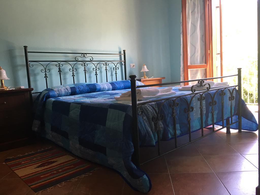 Agriturismo La Grotta Del Tesoro 산타디 외부 사진